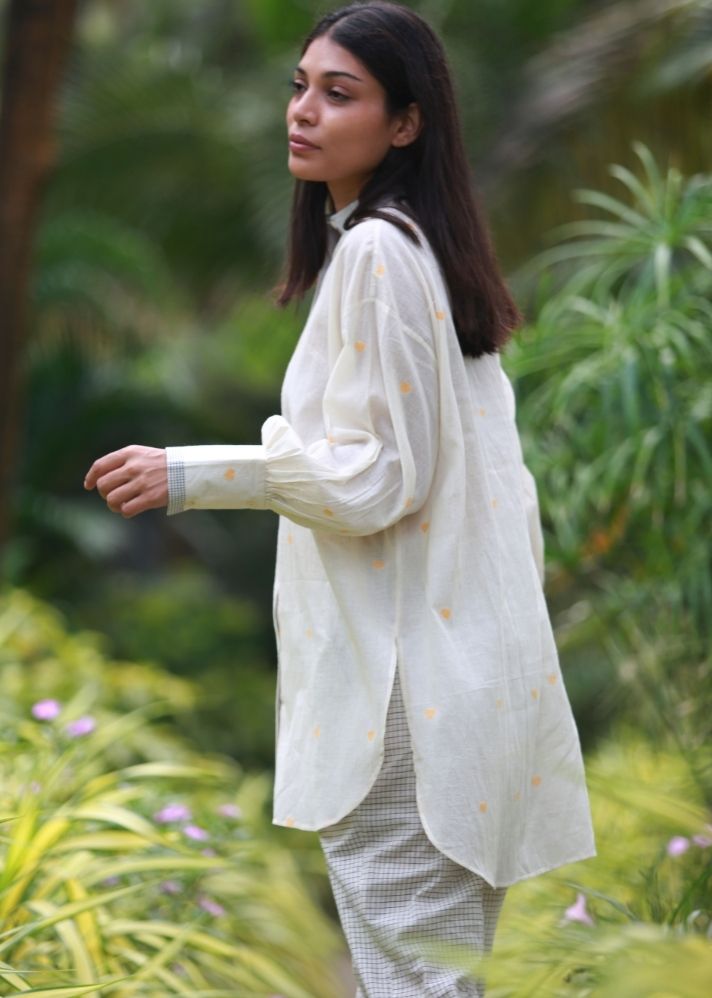 قميص جامداني بمقاس كبيرة