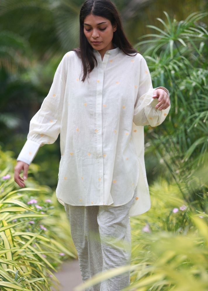 قميص جامداني بمقاس كبيرة