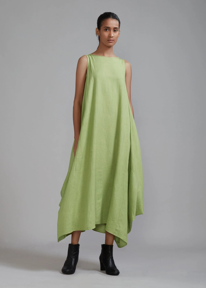 A Model Wearing Green Handloom Cotton Vari Aakaar Green, curated by Only Ethikal