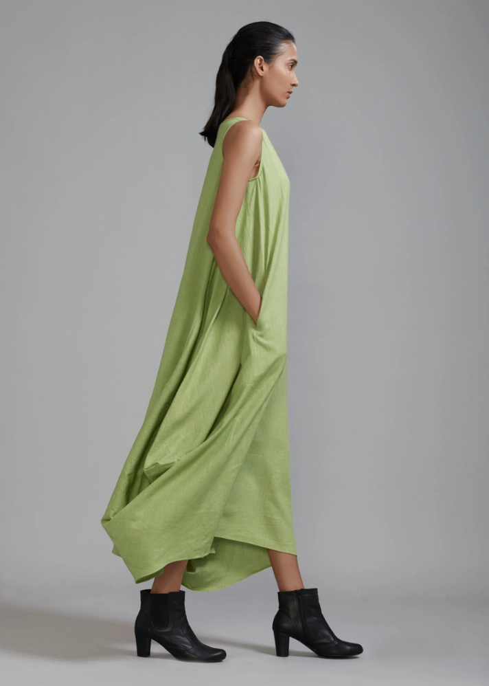 A Model Wearing Green Handloom Cotton Vari Aakaar Green, curated by Only Ethikal