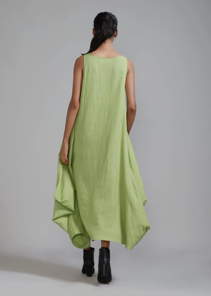 A Model Wearing Green Handloom Cotton Vari Aakaar Green, curated by Only Ethikal