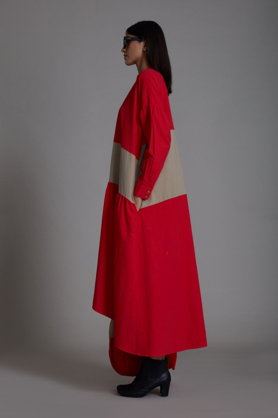 فستان طويل بشريط عرضي - أحمر وبيج